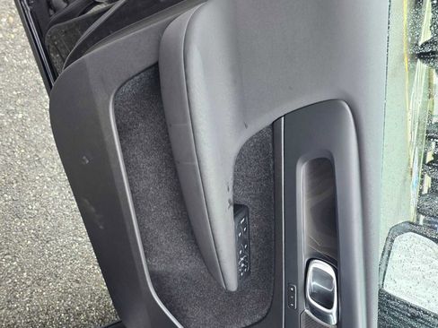 Used 2023 Volvo XC40 Recharge Ultimate w/ Protection Package Premier image 23