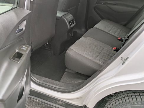 Used 2023 Chevrolet Equinox LT image 19