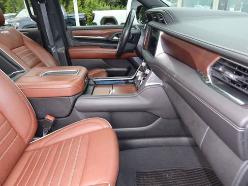 Used 2023 GMC Yukon Denali Ultimate AWD/4WD image 38