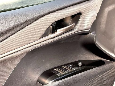 Certified 2025 Toyota Camry SE image 11