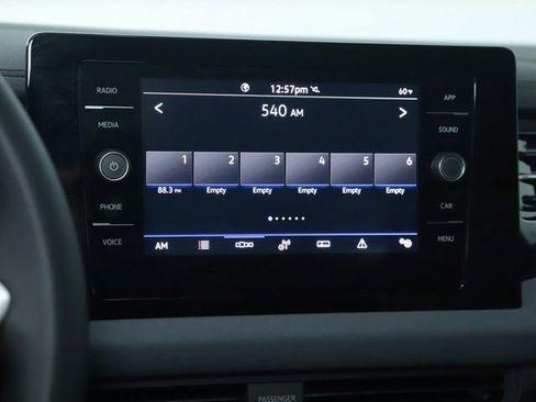 Used 2025 Volkswagen Jetta SE w/ Sunroof Package image 25