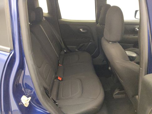 Used 2021 Jeep Renegade Latitude FWD image 19