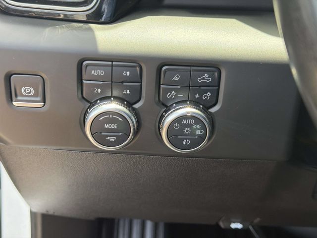 Used 2025 GMC Sierra 2500 AT4 w/ AT4 Premium Plus Package AWD/4WD image 27