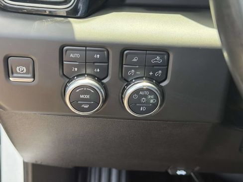 Used 2025 GMC Sierra 2500 AT4 w/ AT4 Premium Plus Package AWD/4WD image 27