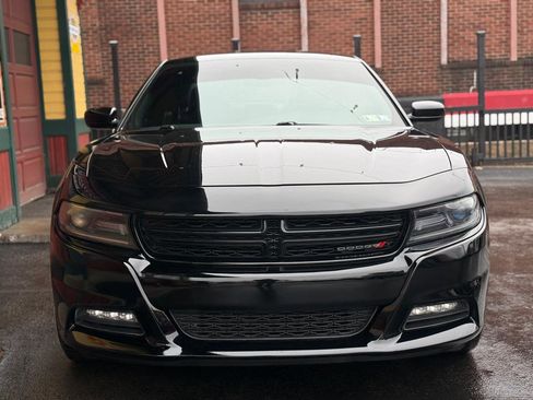 Used 2017 Dodge Charger SXT w/ Navigation & Travel Group image 8