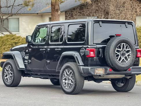 Used 2024 Jeep Wrangler Unlimited Sahara AWD/4WD image 6