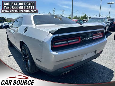 Used 2016 Dodge Challenger SXT w/ Blacktop Package RWD image 4