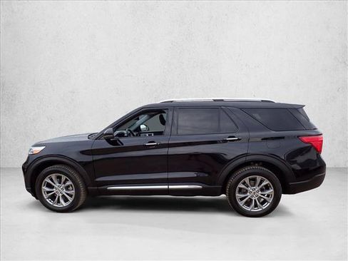 Used 2021 Ford Explorer Limited AWD/4WD image 2