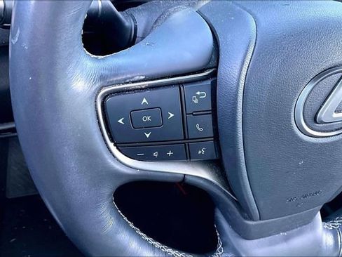 Used 2020 Lexus UX 200 w/ Premium Package image 18