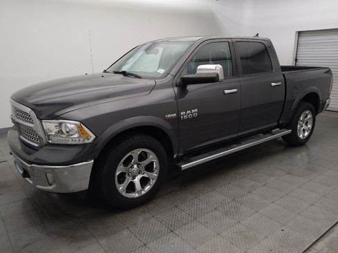 Used 2016 RAM 1500 Laramie w/ Convenience Group AWD/4WD image 2