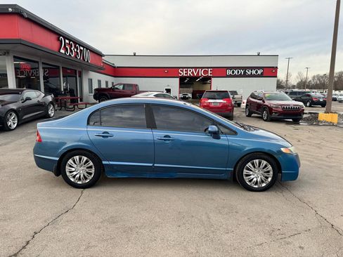 Used 2011 Honda Civic LX image 2
