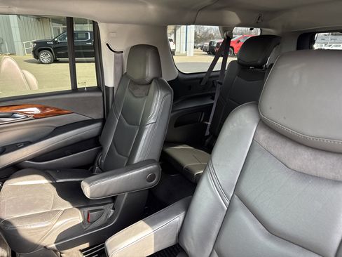 Used 2015 Cadillac Escalade ESV Luxury image 13