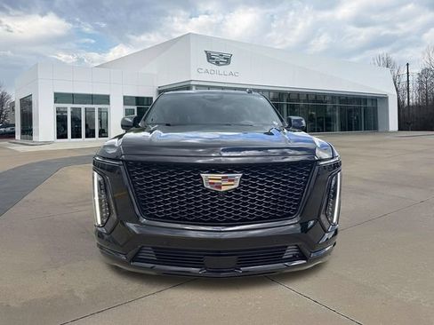 Certified 2025 Cadillac Escalade Sport Platinum w/ LPO, Floor Liner Package AWD/4WD image 9
