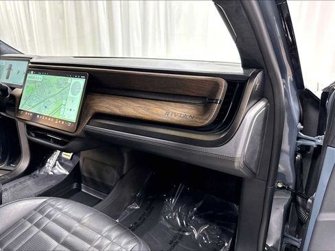 Used 2025 Rivian R1S Premium AWD/4WD image 27