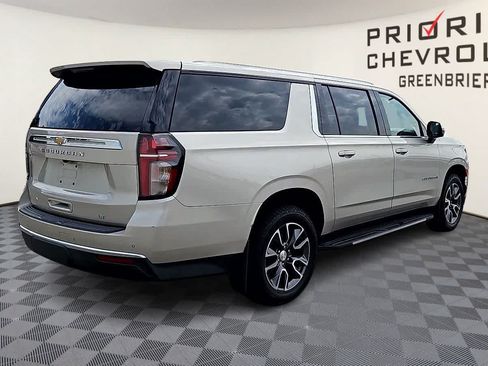 Used 2021 Chevrolet Suburban LT w/ LT Signature Package AWD/4WD image 8