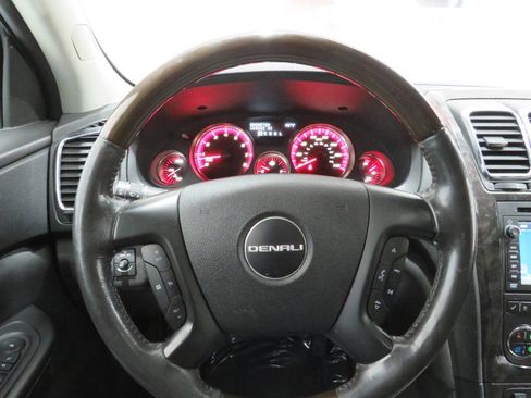 Used 2012 GMC Acadia Denali image 18