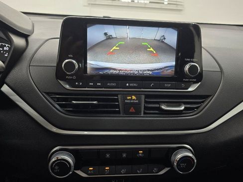 Used 2024 Nissan Altima 2.5 S FWD image 27