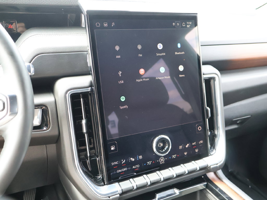 Used 2025 GMC Yukon Denali AWD/4WD image 35