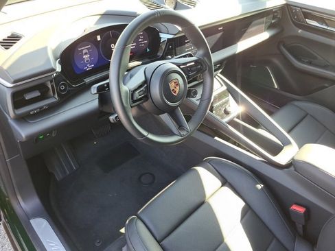 Certified 2025 Porsche Macan 4 Electric image 26