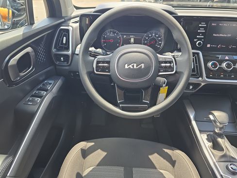 Certified 2023 Kia Sorento LX FWD image 12
