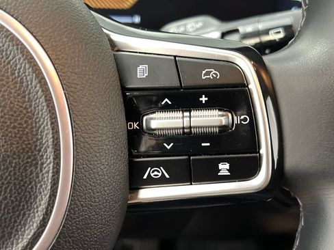 Used 2024 Kia Sorento S FWD image 59