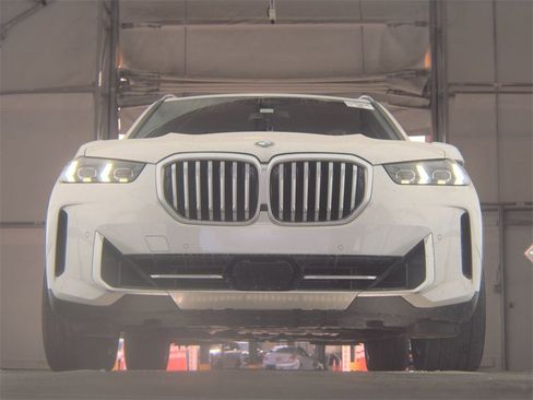Used 2025 BMW X5 sDrive40i image 4