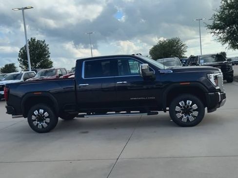 New 2026 GMC Sierra 2500 Denali w/ Denali Reserve Package AWD/4WD image 2