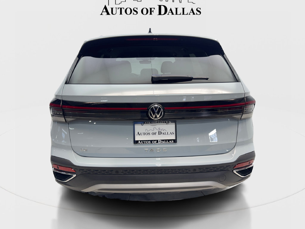 Used 2025 Volkswagen Taos SE FWD image 8