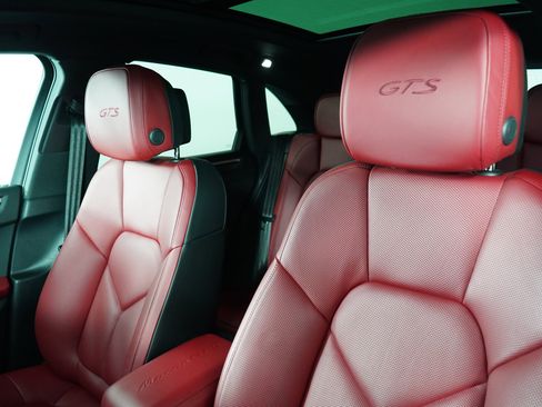 Used 2023 Porsche Macan GTS w/ Premium Package Plus image 3