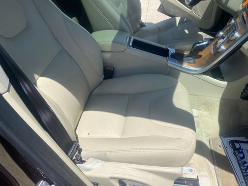 Used 2016 Volvo XC60 T5 Premier w/ Proximity Package FWD image 6