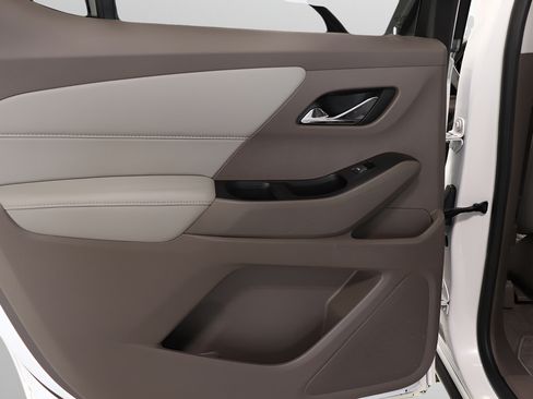 Used 2019 Chevrolet Traverse Premier w/ Driver Confidence II Package FWD image 25