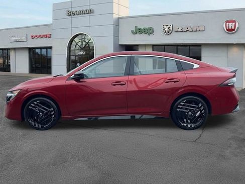 Used 2026 Nissan Sentra SR w/ Floor Mat Package FWD image 4
