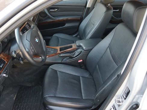 Used 2011 BMW 328i xDrive Sedan image 25