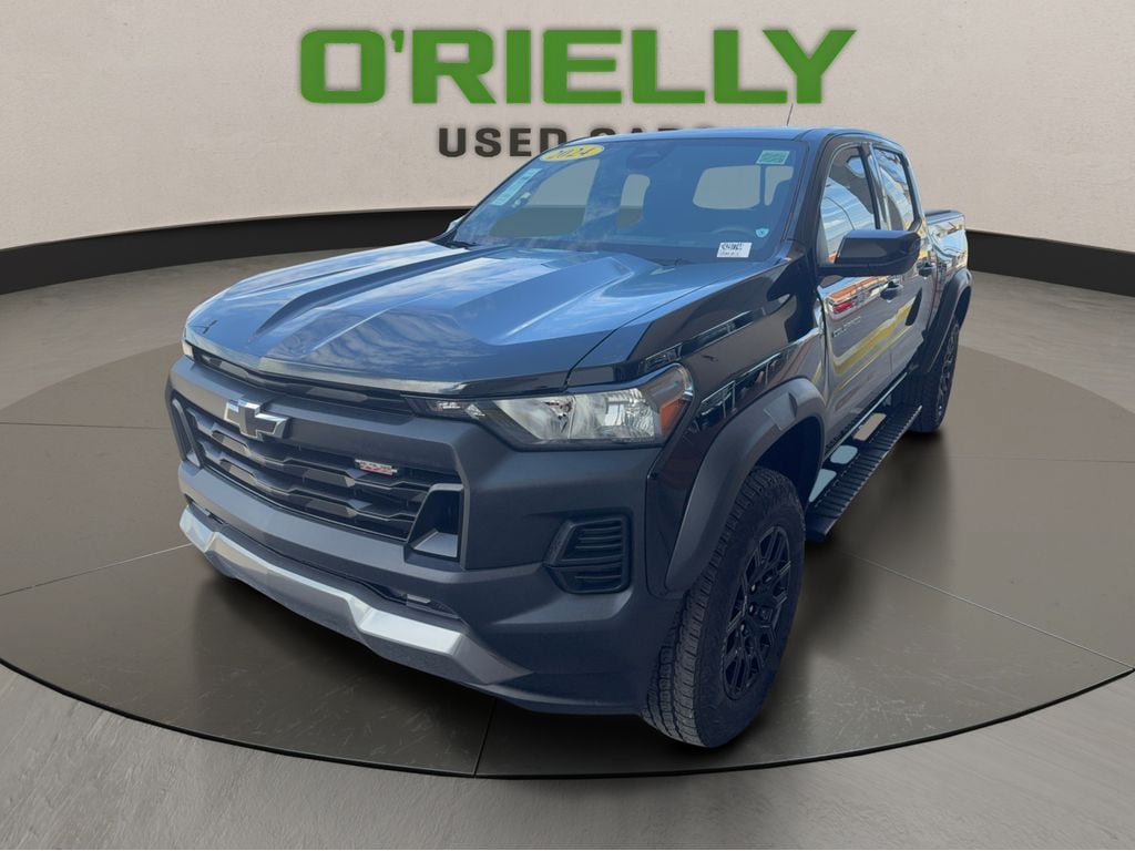 Used 2024 Chevrolet Colorado Trail Boss w/ Advanced Trailering Package AWD/4WD image 1