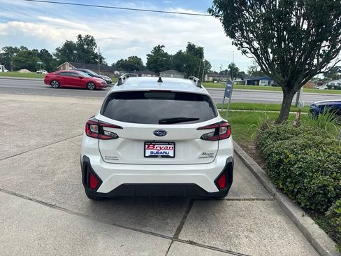 Used 2024 Subaru Crosstrek 2.0i Premium AWD/4WD image 6