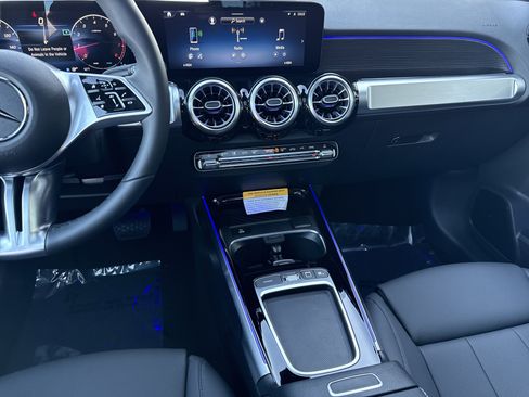 New 2026 Mercedes-Benz GLB 250 image 39