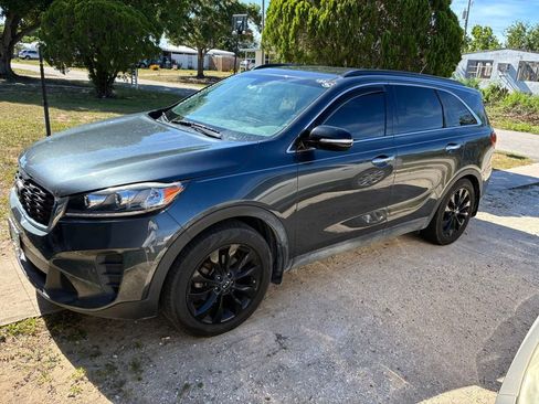 Used 2019 Kia Sorento S FWD image 6