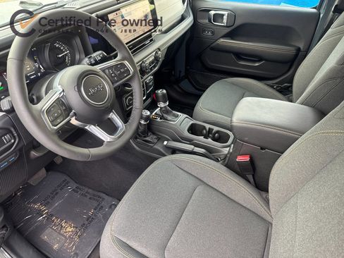 Certified 2025 Jeep Wrangler Unlimited Sahara w/ Safety Group AWD/4WD image 11