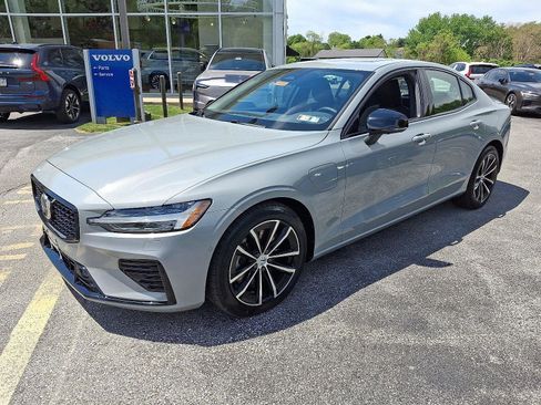 Certified 2025 Volvo S60 T8 Plus AWD/4WD image 3