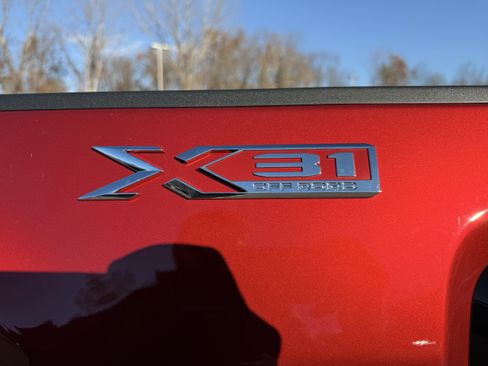 New 2026 GMC Sierra 2500 SLT w/ SLT Premium Package image 18