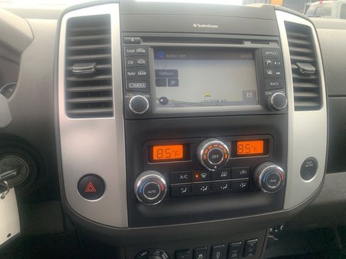 Used 2019 Nissan Frontier PRO-4X image 12