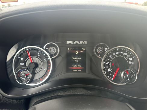 Used 2024 RAM 2500 Big Horn w/ Off Road Package image 8