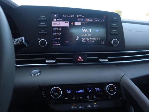 Used 2023 Hyundai Elantra SEL image 60