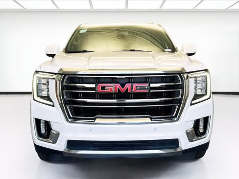 Used 2022 GMC Yukon XL SLT image 2
