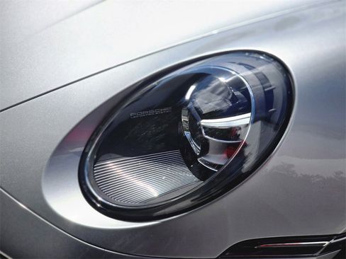 Used 2021 Porsche 911 Turbo S image 9