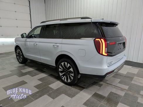 Used 2025 Ford Expedition Platinum w/ Driver's Package AWD/4WD image 2