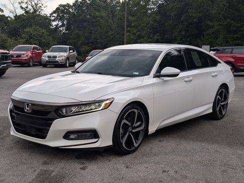 Used 2018 Honda Accord Sport image 5
