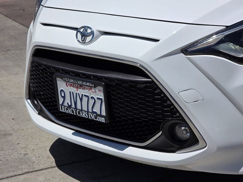 Used 2019 Toyota Yaris XLE FWD image 7