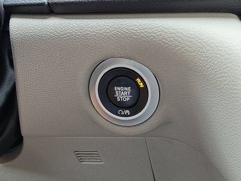 Used 2024 Chrysler Voyager LX FWD image 31