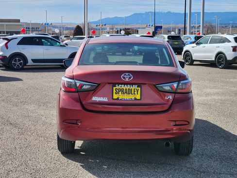 Used 2017 Toyota Yaris iA image 4